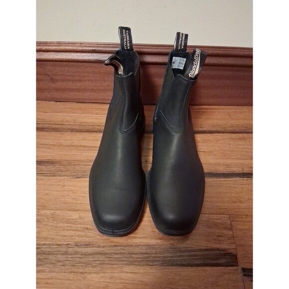 Blundstone Other - Blundstone Men's Classic Chelsea Black Leather Boots Elastic Sided Size 8 NWOB